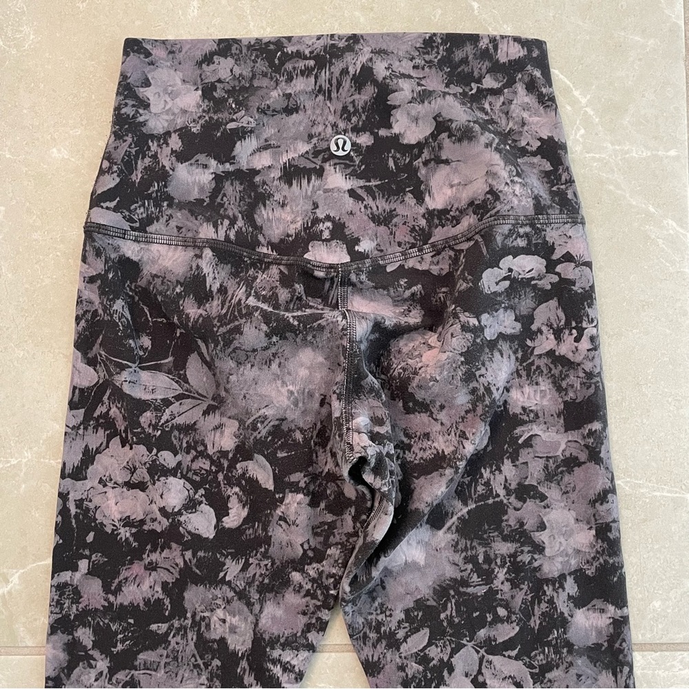 Lulu lemon printed align leggings